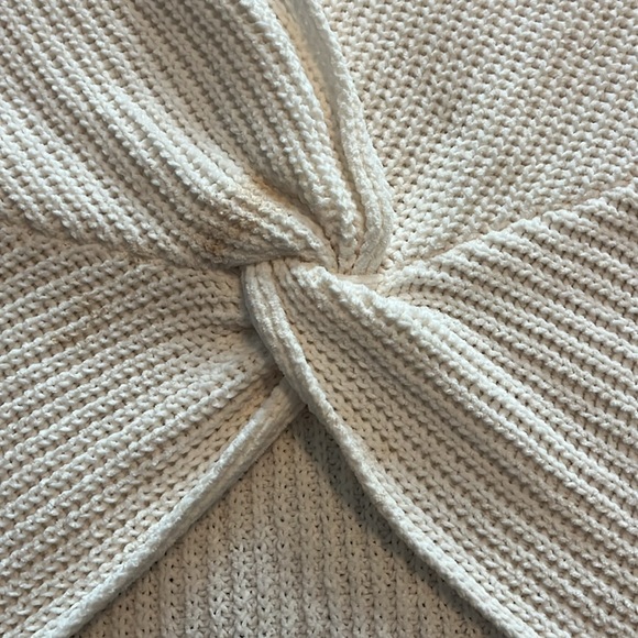 Women’s Daytrip sweater size medium. Cream. - Picture 5 of 7